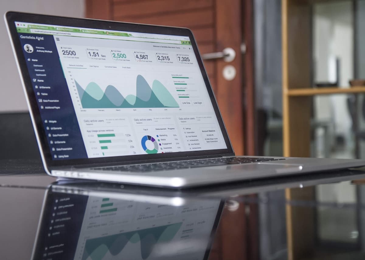 AI Agents vs. SaaS: Why the Subscription Era is Ending in 2026